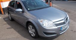VAUXHALL ASTRA 1.8 CLUB AUTO, 5DR, H/B, GREY MET, 69000 MILES ONLY, VERY CLEAN EXAMPLE