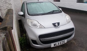 PEUGEOT 107 1.0 URBAN, 3DR, H/B, SILVER MET, 32000 MILES ONLY, £20 ROAD TAX, VERY CLEAN EXAMPLE full