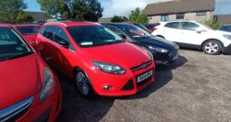 FORD FOCUS ESTATE 1.0 ECOBOOST ZETEC, 5DR, H/B, RED, 80000 MILES ONLY, £35 ROAD TAX, VERY CLEAN EXAMPLE